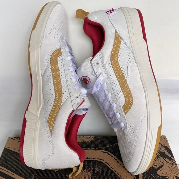 Vans WMNS Zahba Vintage Sport White Multi
VN0007QQJ5K
Sneakers - Picture 1 of 16